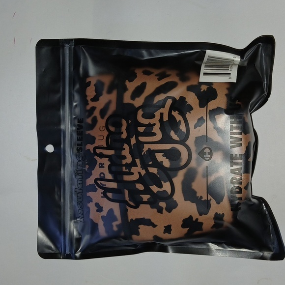 HydroJug sleeve cheetah print Insulating Sleeve and crossbody strap NIP - Picture 4 of 5
